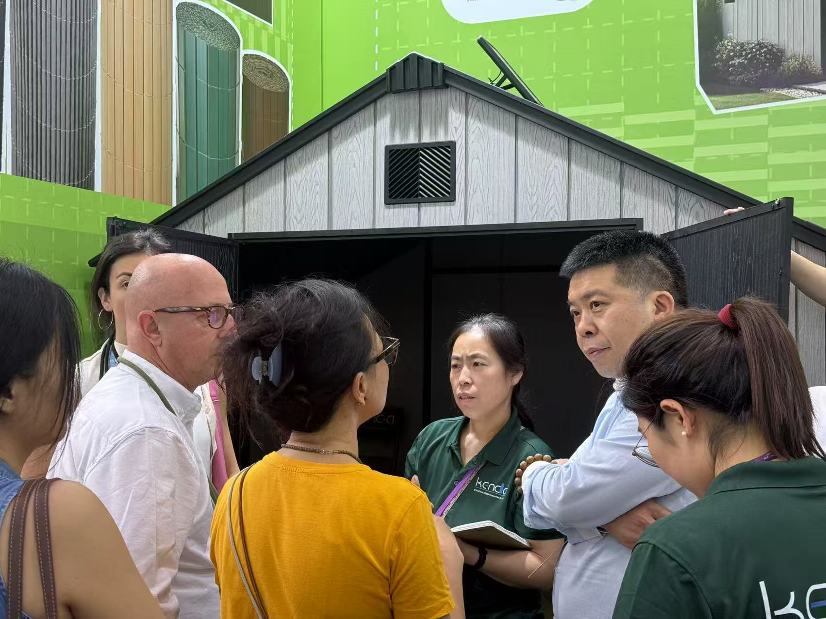  Conclusion r&eacute;ussie de la Foire de Canton – La cl&ocirc;ture brevet&eacute;e en PVC et le hangar de stockage remportent la faveur des clients du monde entier