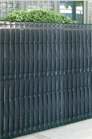Lattes de confidentialit&eacute; en PVC de 4,7 cm x 60 m, 630 g/m&sup2; avec clips | Vente en gros de produits lourds